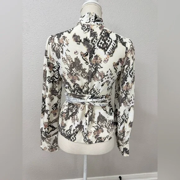 $375 IRO Women Ivory Sakari Printed Crisscross Turtleneck Size XS-S - Picture 6 of 11